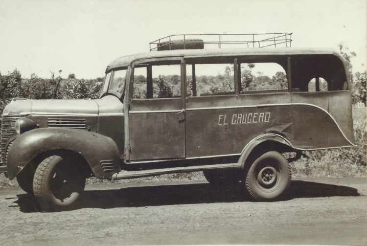 Plymouth (Chrysler) - El Crucero
Fotografía extraída del grupo de facebook "El Dorado en el Recuerdo"
