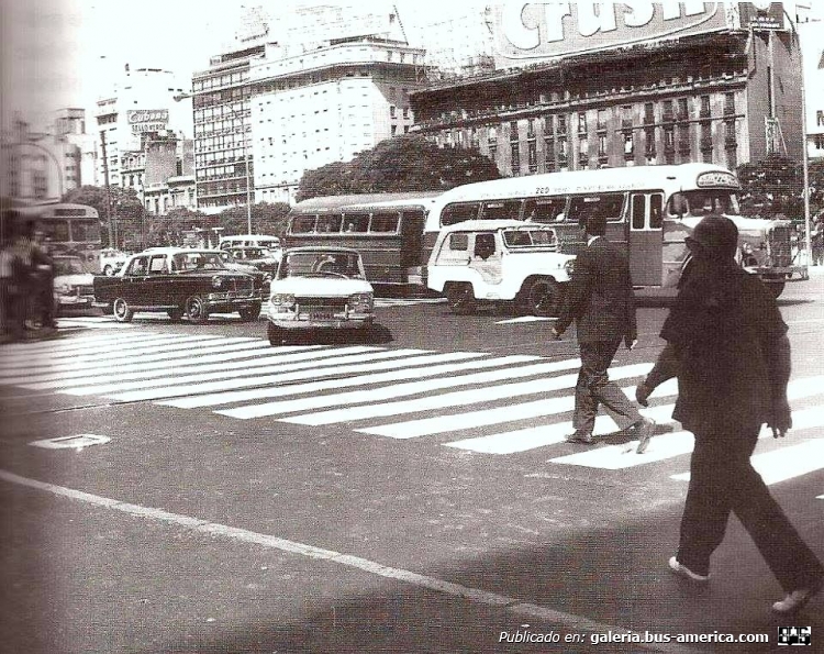 Mercedes-Benz L 312 - El Cóndor - Pedro De Mendoza
Línea 229 (luego 29)

Fotografía: Autor desconocido
