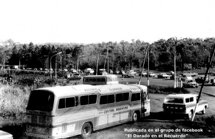 Mercedes-Benz O-140 - Cametal - Empresa Central Argentino
Línea Posadas-Iguazú

Fotografía extraída del grupo de facebook "El Dorado en el Recuerdo"
