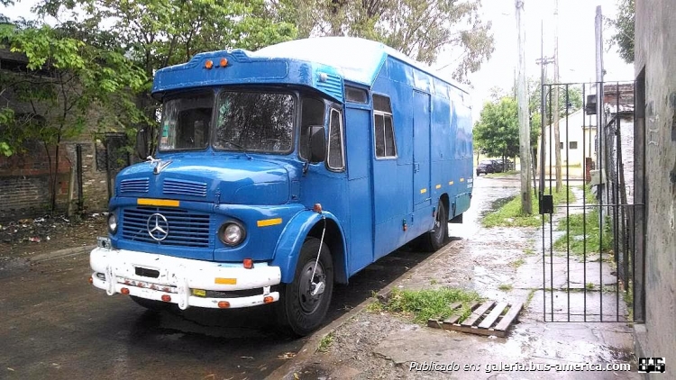 Mercedes-Benz LO 1114 - D.I.C. - Particular 
C 745134 - VUC 287

Publicado a la venta en "OLX"

http://galeria.bus-america.com/displayimage.php?pid=39563
