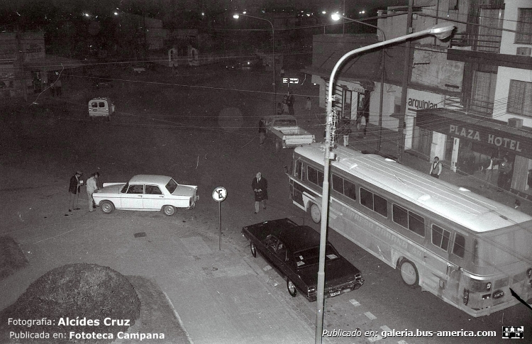 Mercedes-Benz O-140 - Mercedes Benz / El Detalle - Expreso Paraná
Línea 228 - Interno 9

Fotografía: Alcídes Cruz
Archivo Histórico Campana

