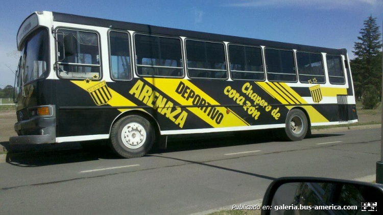 Mercedes-Benz - BUS - Deportivo Arenaza
Fotografía: Autor desconocido
Publicada en el facebook " Lincoln Huellas De Nuestra 
