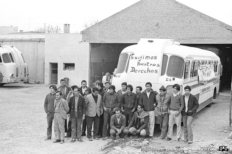 Magirus-Deutz - A y L Decaroli - Transportes Patagónicos
Interno 24

Fotografía: Verónica Carreño
Publicada en el facebook "Recuerdos del valle inferior del Río Chubut"
