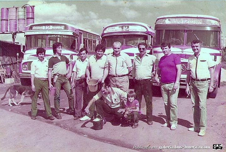 Mercedes-Benz LO 1114 - D.I.C. - Línea 12
(Datos de izquierda a derecha)

Fotografía: Diego Marcos
Publicada en el facebook "Recuerdos Posadeños"
