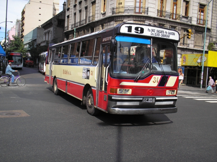 Mercedes-Benz OHL 1316 - San Miguel - MOSSA
C 1785990 - SZP 897
Linea 19 - Interno 31
Ex Coche 115 de la linea 55.
 Estos coches vinieron en la última época de la MOSSA, casi vencidos para Capital Federal, aunque en muy buen estado.
Palabras clave: Linea 19 MOSSA San Miguel