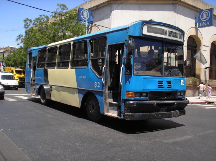 Mercedes-Benz OF 1214 - San Miguel - Libertador San Martín
B 2355854 - VDZ 681
Linea 392 - Interno 62
Unidad recarrozada en el año 1998
Palabras clave: Libertador San Martin Linea 392 san Miguel