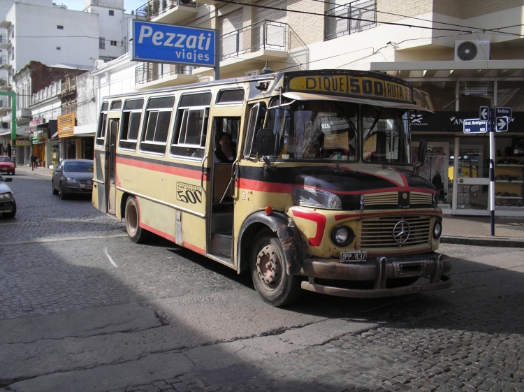 Mercedes-Benz LO 1114 - Suyai - T. 9 de Julio
S 543631 - UPP 437
http://www.bus-america.com/ARcarrocerias/Suyai/
MBenzLO1114/2000/9avv_500tandil6.htm
Linea 500 - Interno 6 
Palabras clave: Linea 500 Tandil Suyai LO1114