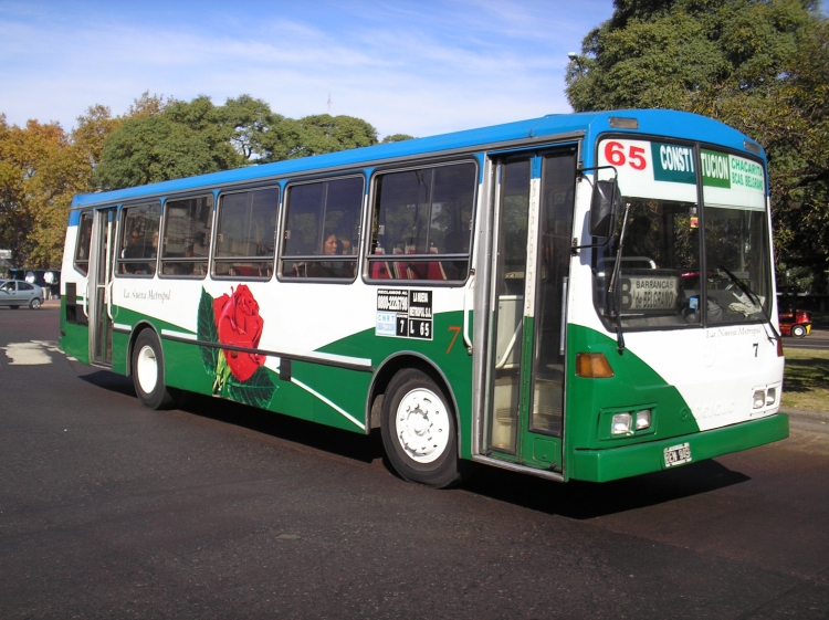 Linea 65 Interno 7 BEN949
El Detalle OA 101 modelo 1996, traido de Misiones para renovacion de flota, circulaba en una de las lineas de Don Casimiro de la ciudad de Posadas.
Palabras clave: El Detalle OA 101 Linea 65