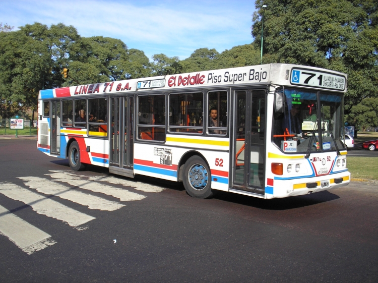 Linea 71 Interno 52 COS761
El Detalle OA 105 de la Linea 71. Este coche fue luego a la TISJSA.
Palabras clave: El Detalle OA 105 Linea 71