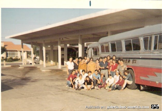 Mercedes-Benz O-317 - D.I.C. - Chevallier
Fotografía: Autor desconocido
Imagen publicada en el facebook del Sr. Jorge Ledesma

