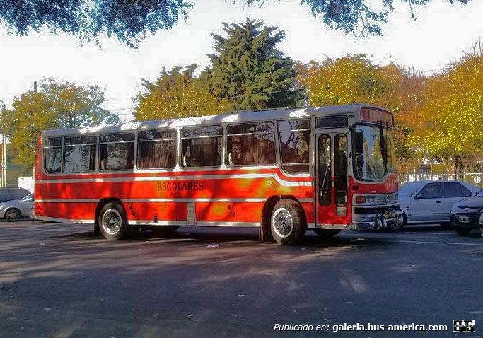 Mercedes-Benz - Ei-Var - Escolar
Escuela Mecánica de la Armada - Junio 2015
