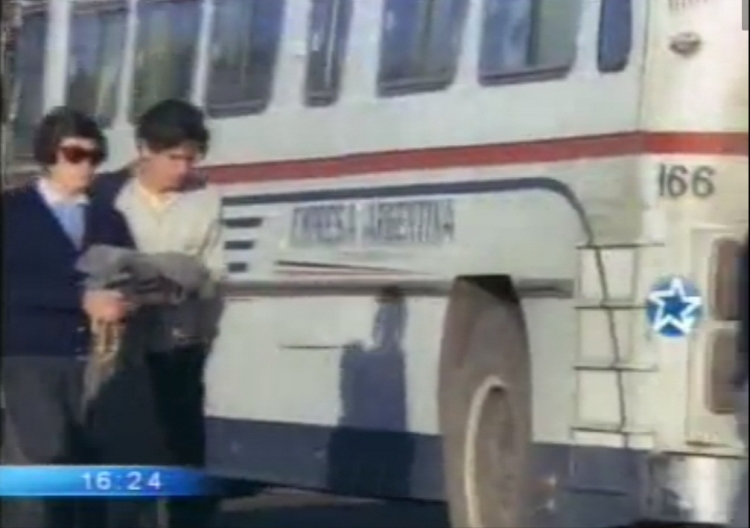 Scania Vabis IC 76 (en Argentina) - Sureña - Empresa Argentina
Captura de una película de la década del 70 - Terminal Mar del Plata

http://galeria.bus-america.com/displayimage.php?pos=-22799
