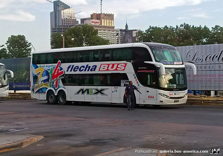 Scania - Comil (en Argentina) - Flecha BUS
Interno 8944
Terminal de ómnibus Retiro-Marzo 2015
