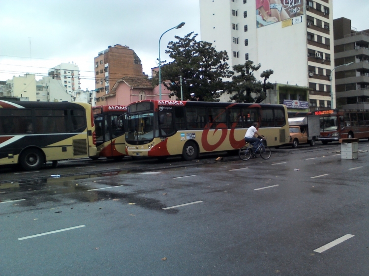 Agrale MT 15 - Todo Bus - M.O.N.S.A.
Línea 60 - Interno 6176
Cabildo y Republiquetas - Inundación 
