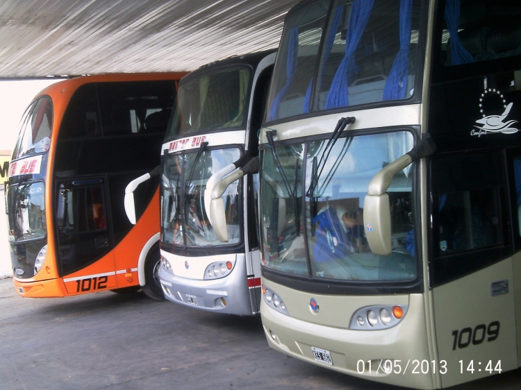 Sudamericanas - Master Bus
KES 682
Interno 1009
3 unidades Master Bus estacionadas en Mar de Ajó
(Datos de derecha a izquierda)
