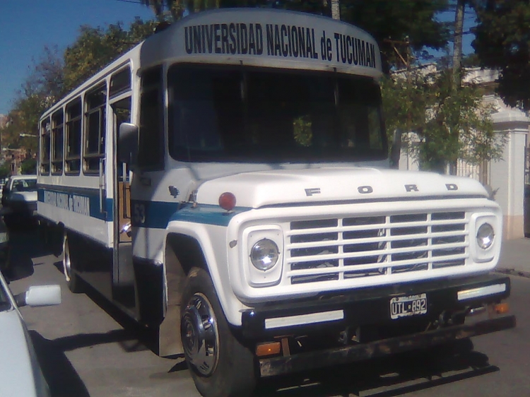 Ford B-7000 - El Indio - U.N.T.
T 086475 - UTL 892
El Indio de la U.N.T.

http://galeria.bus-america.com/displayimage.php?pos=-25009

