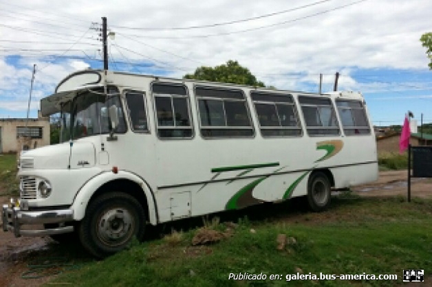 Mercedes-Benz LO 1114 - Suyai 2000 (7-84 u 8-84 variante sin puerta izquierda) - Particular
B.2047759 - WUQ058
http://galeria.bus-america.com/displayimage.php?pid=108
http://galeria.bus-america.com/displayimage.php?pid=98

Foto de www.clasificadoslavoz.com.ar
