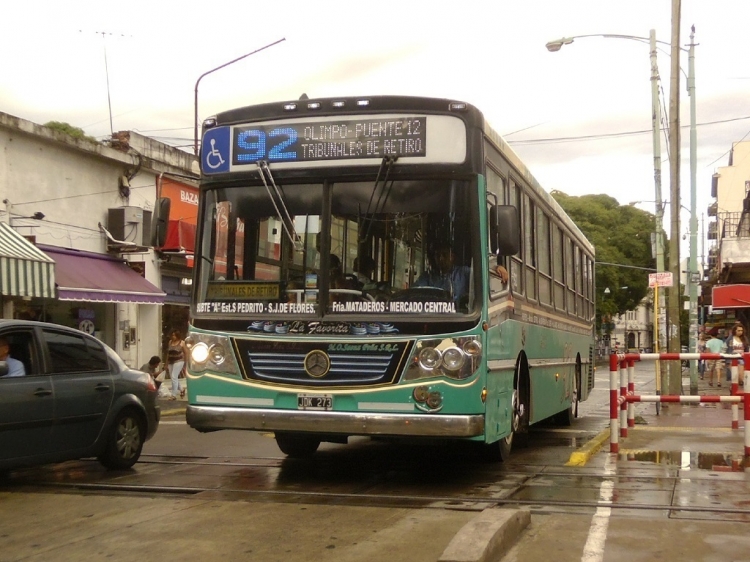 Mercedes-Benz OH 1618 L - La Favorita - M.O. Sáenz Peña
JDK 273
Línea 92 - Interno 68

Photo by Bondiman
Palabras clave: favorita 1618
