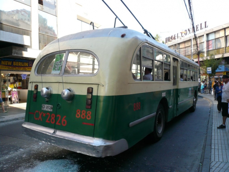 Pullman-Standard 700 TC (en Chile) - Trolebuses de Chile
CX 2826

Foto de Hideaki Nakahara, tomada de picasaweb.google.com
Palabras clave: chile trolebus