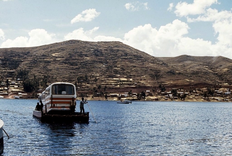  FIAT - Cametal (en Bolivia) - Transturín
Foto de Freddie Adams, tomada de https://picasaweb.google.com/ 

http://galeria.bus-america.com/displayimage.php?pid=29684
Palabras clave: bolivia