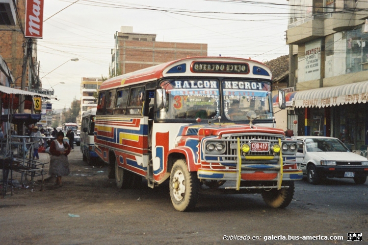 Nissan - Caio Jaragua (en Bolivia) - Sindicato Ciudad de Cochabamba
CBB 417
http://galeria.bus-america.com/displayimage.php?pid=3287

Foto de Jorge Piccolo

Para conocer mas sobre esta línea y su historia : 
[url=http://revista.bus-america.com/Notas/3V.htm] revista.bus-america.com , línea 3v de Cochabamba[/url]
Palabras clave: bolivia