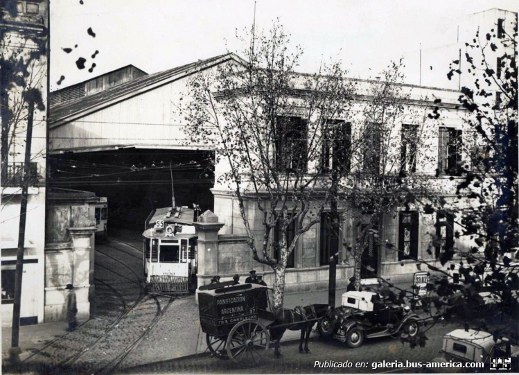 Brill - La Brugeoise (en Argentina) - Anglo Argentina
Foto de autor desconocido publicada para su venta en www.ebay.com

El aviso dice que se trata de la calle Boedo. Tal vez el actual colegio Reconquista, frente al Coto (ex cine Los Andes).
