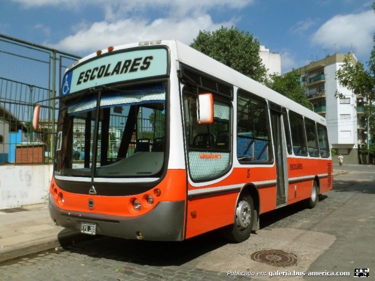 Agrale MT 12 - Metalpar - Escolar
FPQ 304
Ex 607 de la línea 23.

Photo by Bondiman
Palabras clave: Agrale metalpar