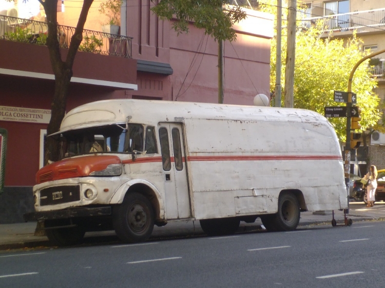 Mercerdes-Benz LO 1114 - El Indio - Particular
¿C 332365? - ¿WCR787?


Photo by Bondiman
Palabras clave: 1114 furgón