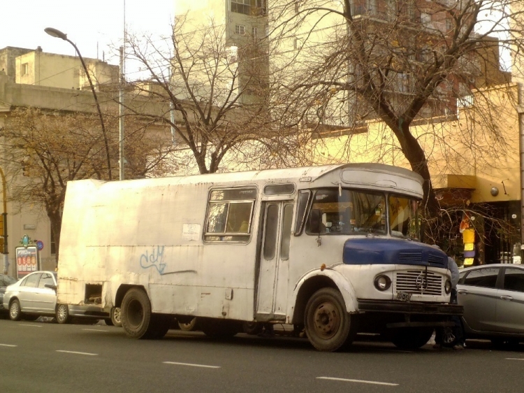 Mercedes-Benz LO 1114 - Payá - Particular
C 948954 - VHO 149 

Photo by Bondiman

http://galeria.bus-america.com/displayimage.php?pid=40276
