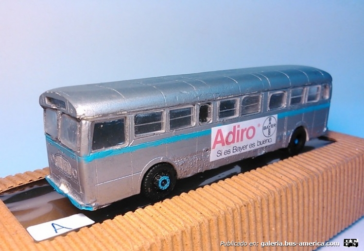 Leyland Royal Tiger - M.C.W. (en Argentina) [Reproducción en miniatura]
Miniatura en escala 1/87, publicada para su venta en www.mercadolibre.com

