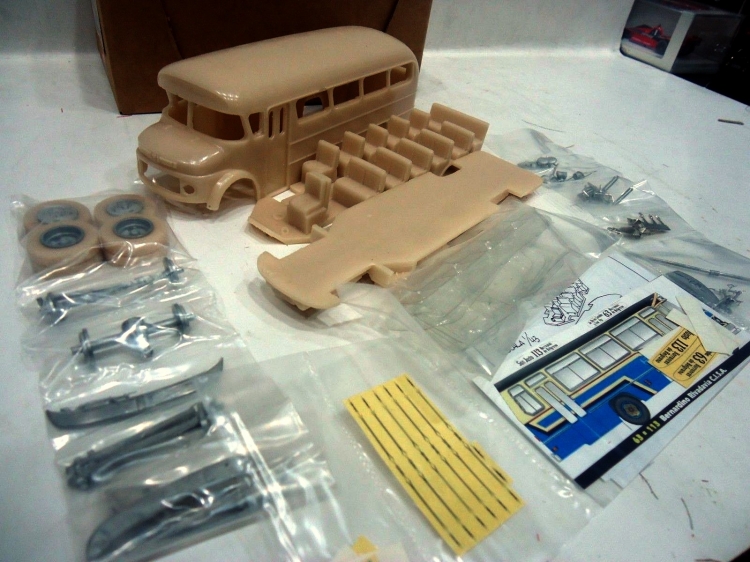 Mercerdes-Benz LO 1114 - Maqueta escala 1/43
http://galeria.bus-america.com/displayimage.php?pid=30810

foto tomada de ebay.com
