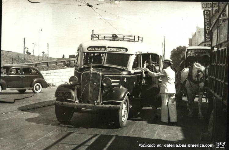 Chevrolet (G.M.C.) - Excursión
68561

Foto de autor desconocido publicada para su venta en ebay.com
