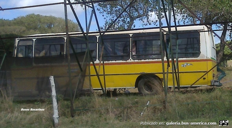 Mercedes-Benz OF 1214 - Alcar - Particular
Abandonado
En inmediaciones de Valeria del Mar - Cariló
