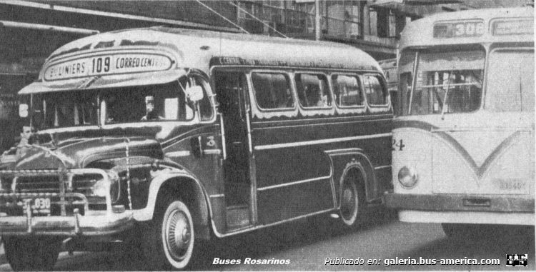 Sana convivencia
Micro Omnibus Bedford y trolebús MAN - Foto extraída Revista Parabrisas años 60-
