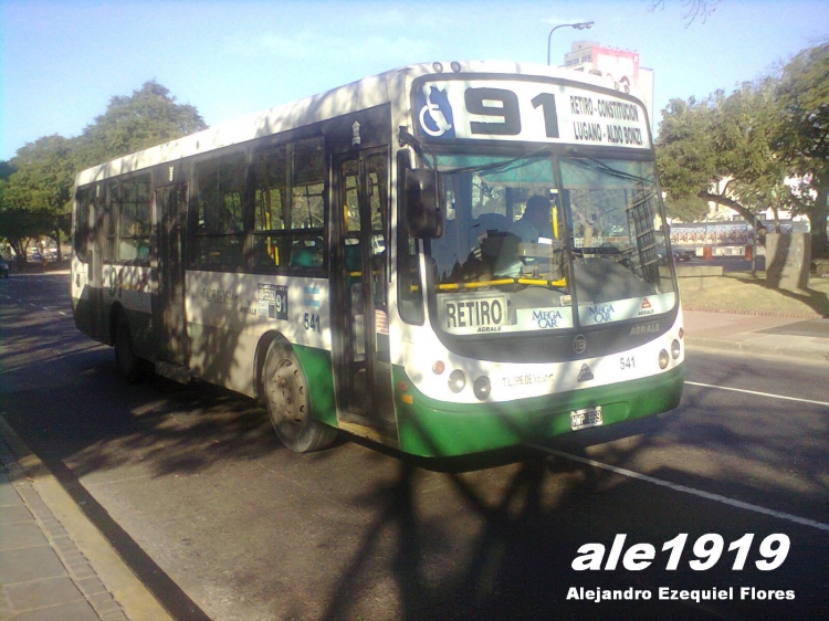 Agrale MT 12 - Todo Bus - Transportes Lope De Vega
Línea 91 - Interno 541
9 de Julio e Independencia
Palabras clave: linea_91 lope_de_vega tb_pompeya_mt12 constitucion