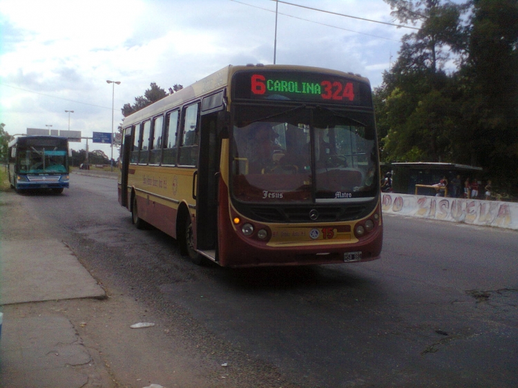 Mercedes-Benz OF 1418 - Metalpar - Primera Junta
Línea 324 - Interno 15
En Rotonda de Alpargatas
Palabras clave: linea324 primerajunta tronador1418 alpargatas