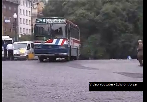 Mercedes-Benz OH 1320 - Ei-Var - Teniente General Roca
Linea 108 como ramal de la linea 21
Plaza San Martín - Ciudad Autónoma de Buenos Aires

Fuente: Video Youtube

Palabras clave: Eivar Mercedes Benz Roca