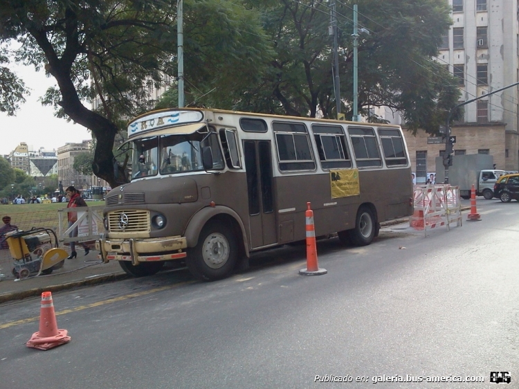 Mercedes-Benz LO 1114 - Suyai - Particular
B 2055553 - XIC 450

Foto: Sebastián Gutiérrez

http://galeria.bus-america.com/displayimage.php?pid=13910
http://galeria.bus-america.com/displayimage.php?pid=25914
http://galeria.bus-america.com/displayimage.php?pid=29912
http://galeria.bus-america.com/displayimage.php?pid=34015
http://galeria.bus-america.com/displayimage.php?pid=34302
http://galeria.bus-america.com/displayimage.php?pid=34303
http://galeria.bus-america.com/displayimage.php?pid=35607
Palabras clave: Mercedes Benz