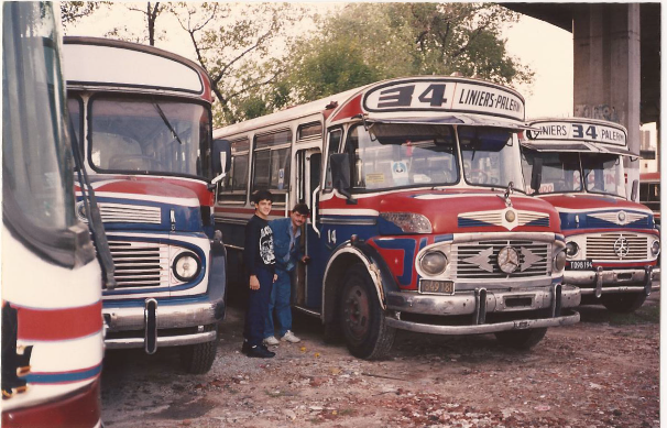 Mercedes-Benz LO 1114 - El Diseño - Juan B Justo
Viejo playon de Ciudadela
De derecha a izquierda , un 21, el ex 17 A.L.A., el 14, y el 20 creo Alcorta
