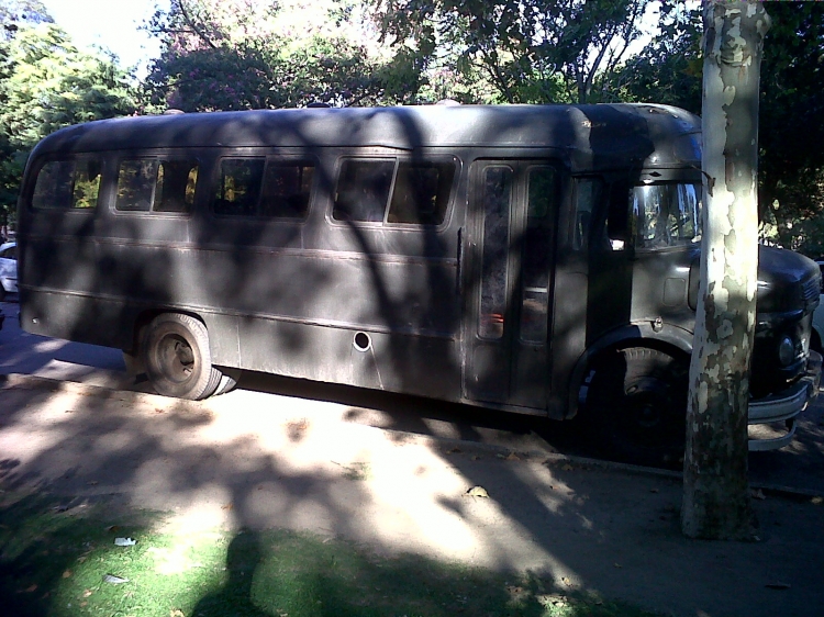 Mercedes-Benz LO 1114 - El Detalle - Particular 
Militar

http://galeria.bus-america.com/displayimage.php?pid=29962
