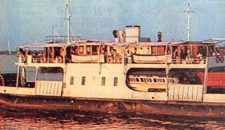 Empresa Central El Rápido
Cruce en balsa
