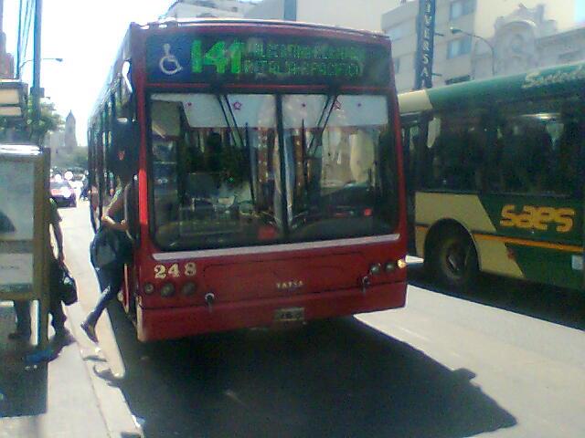 T.A.T.S.A. - Puma D 12 - MAYO S.A.T.A
Línea 141 - Interno 248
En su época de esplendor, estuvo armado muy lindo este coche. Foto Propia
Palabras clave: Plaza Linea 141 Puma D12 T.A.T.S.A Interno 248