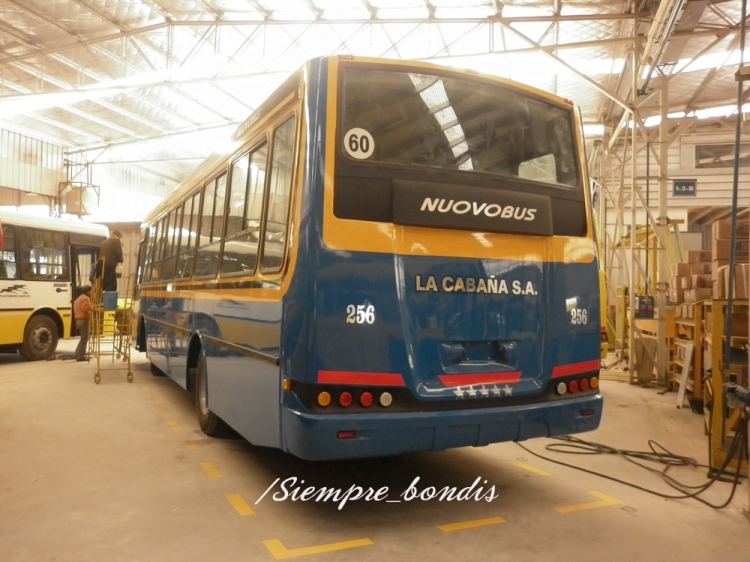 Mercedes-Benz OF 1418 - Nuovobus - La Cabaña
Otra que compro bastantes y fue una de las primeras 
en incorporar el nuevo modelo.
Palabras clave: La Cabaña Nuovobus