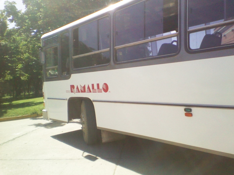 Mercedes-Benz OHL 1320 - Suyai - Ramallo
CBK 955
Ex La Cabaña, línea 242 - Interno 94

http://galeria.bus-america.com/displayimage.php?pid=6715
http://galeria.bus-america.com/displayimage.php?pid=27253
http://galeria.bus-america.com/displayimage.php?pid=29919
http://galeria.bus-america.com/displayimage.php?pid=29920
http://galeria.bus-america.com/displayimage.php?pid=29922
http://galeria.bus-america.com/displayimage.php?pid=29923
Palabras clave: OHL 1420 Suyai Empresa De Colectivos Ramallo S.R.L. coche 5 EX LA CABAÑA