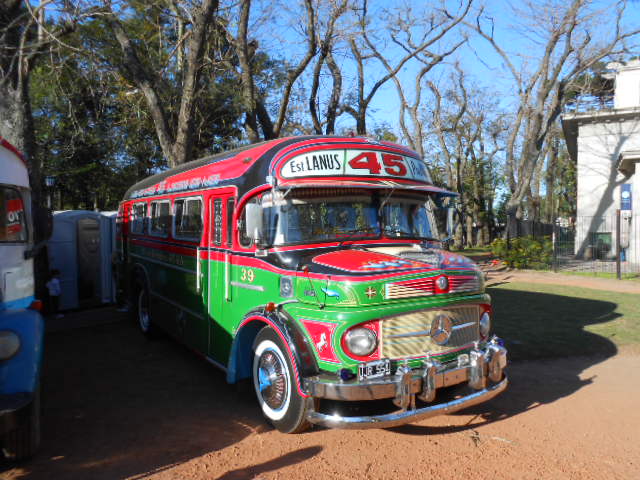 Mercedes-Benz LO 1112 - La Favorita - M.O. 45
UJR 554
Línea 45 - Interno 39

http://galeria.bus-america.com/displayimage.php?pos=-26686
http://galeria.bus-america.com/displayimage.php?pos=-28018
http://galeria.bus-america.com/displayimage.php?pos=-28019
http://galeria.bus-america.com/displayimage.php?pos=-28020
http://galeria.bus-america.com/displayimage.php?pos=-28538
http://galeria.bus-america.com/displayimage.php?pid=38153
