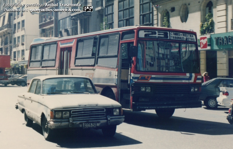 Mercedes-Benz OF 1214 - El Detalle (reformado por ¿CND?) - Rio Grande
Línea 23 (Buenos Aires), interno 9


Fotografía, scaneo y gentileza: Anibal Trasmonte

