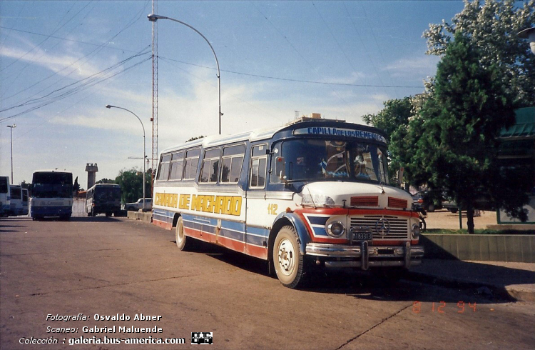 Mercedes-Benz LO 1114 - Colonnese - Cañada de Machado
M.183313 - luego patente UMQ 799
[url=https://bus-america.com/galeria/displayimage.php?pid=1215]https://bus-america.com/galeria/displayimage.php?pid=1215[/url]
[url=https://bus-america.com/galeria/displayimage.php?pid=26246]https://bus-america.com/galeria/displayimage.php?pid=26246[/url]
[url=https://bus-america.com/galeria/displayimage.php?pid=68678]https://bus-america.com/galeria/displayimage.php?pid=68678[/url]

Cañada de Machado (Prov.Córdoba), interno 112, patente provincial 1174
Ex Turismo La CUmbre (Prov.Mendoza)

Fotógrafo: Osvaldo "Ruso" Abner
Extraído de bolsa de fotografías del Coleclub
Scaneo: Gabriel Maluende
Colección: Bus América

Se puede conocer la historia de esta carrocería en: [url=https://www.bus-america.com/ARcarrocerias/Colonnese/Colonnese-historia.htm]Revista Bus América - Historia de Colonnese[/url]
