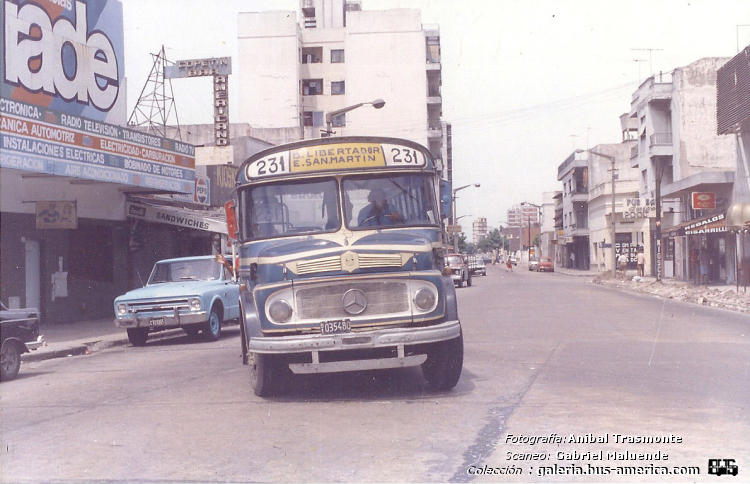 Mercedes-Benz LO 1114 - Ala - Exp.Gral.Sarmiento
B.1035480 

Línea 231 (Prov.Buenos Aires), interno 208

Fotografía: Anibal F. Trasmonte
Scaneo: Gabriel Maluende
Colección: www.bus-america.com
