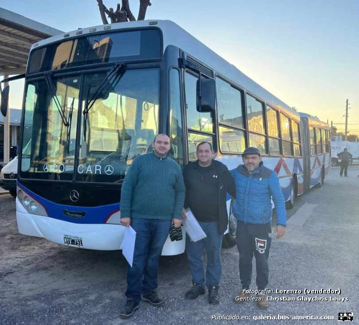 Mercedes-Benz O 500 UA - Metalpar Iguazú 2010 PH 0059 - Kenia
MYV 751
[url=https://bus-america.com/galeria/displayimage.php?pid=64774]https://bus-america.com/galeria/displayimage.php?pid=64774[/url]

Kenia (¿Eldorado)
Ex grupo de líneas 900 (Mendotran, Prov.Mendoza) [2019-2023]
Ex Grupo de líneas ¿7? (Mendoza) [¿2012?-2018]

En la fotografía: personal de Kenia
Fotografía: Lorenzo (vendedor Colcar)
Gentileza: Christian "Glaychris" Louys
