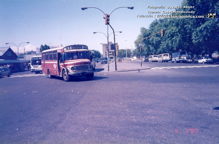 Mercedes-Benz LO 1114 - San Miguel - Exp.Cañuelas
¿B.2194514?
[url=https://bus-america.com/galeria/displayimage.php?pid=69855]https://bus-america.com/galeria/displayimage.php?pid=69855[/url]

Línea 51 ex línea 54 (Buenos Aires), interno 144


Fotógrafo: ¿Osvaldo "Ruso" Abner?
Scaneo: Gabriel Maluende
Colección: www.bus-america.com
